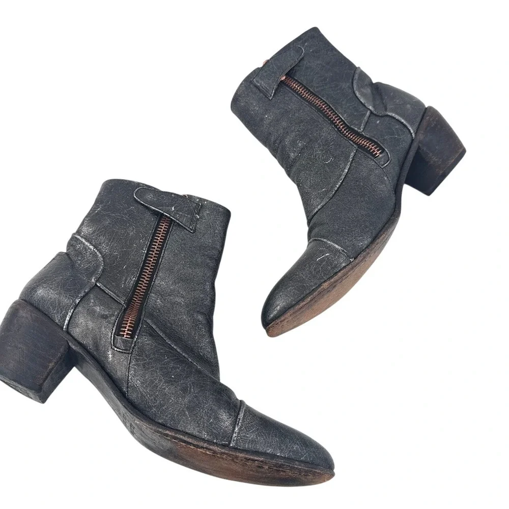 Fluevog Passage Preet Distressed Boots Black Crackle Leather Ankle Boots W11